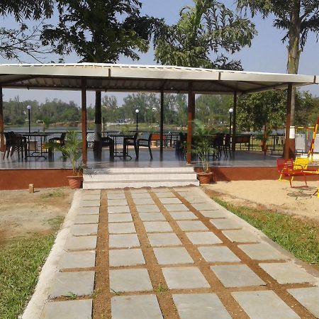 Savshanti Lake Resort Saputara Exteriér fotografie